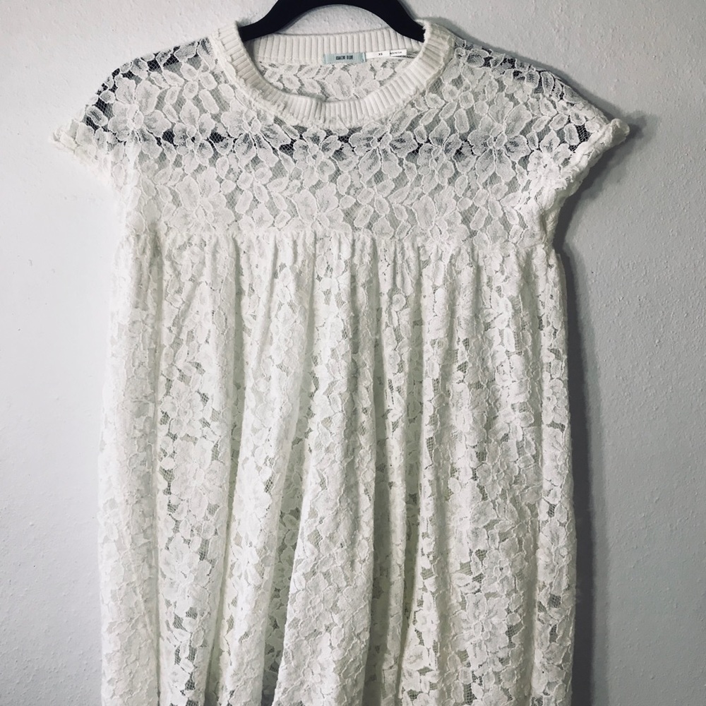 Urban Outfitters Kimichi Blue white lace top 🌵
